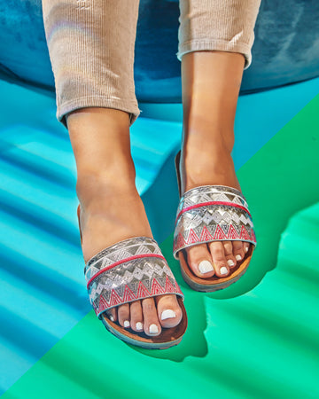 Soyut | Embroidered Slippers - Silver
