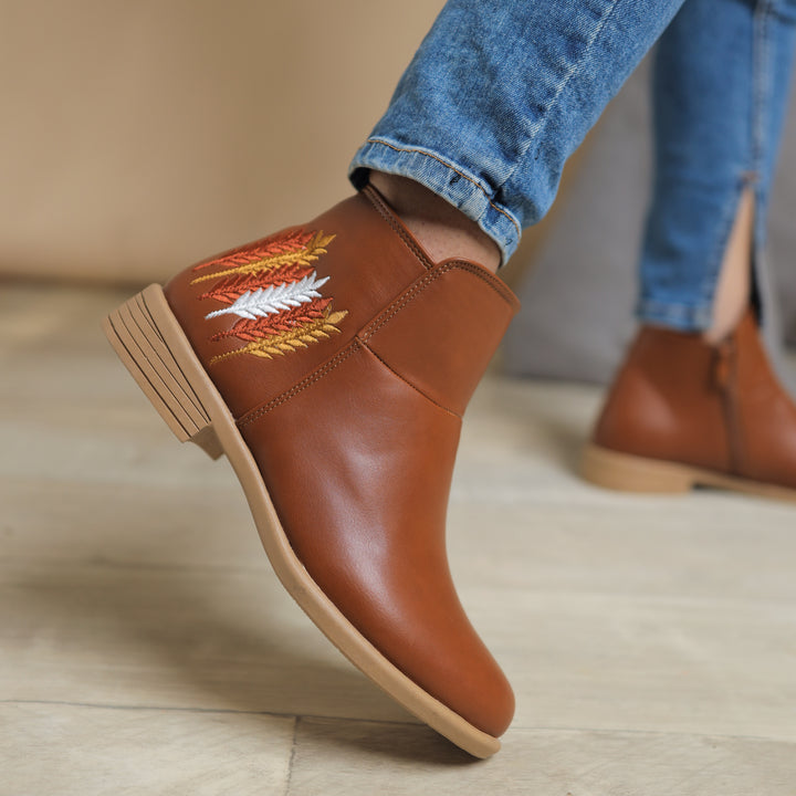 Havan Back Embroidered wheat Zipper Ankle Boots