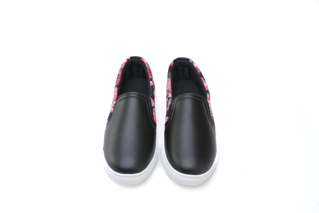 Shadow Stride Sneaker Slip-on - Black