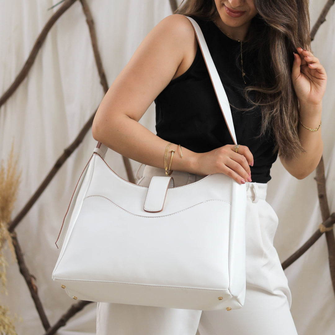 Chic Carry White