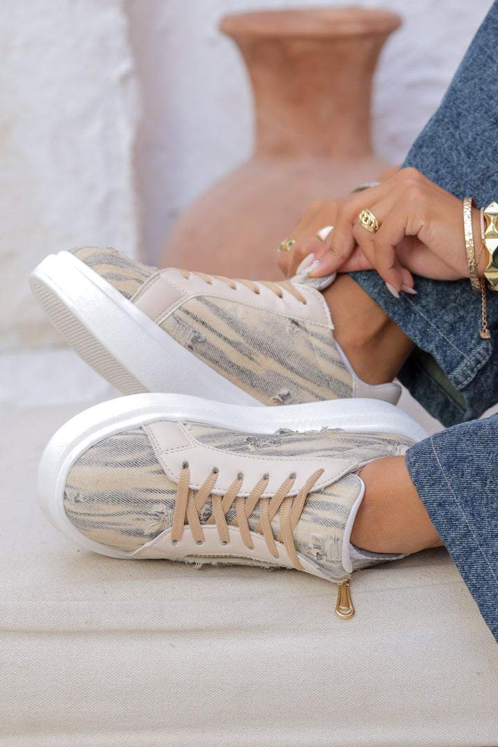 Laidback Luxe Sneakers - Beige