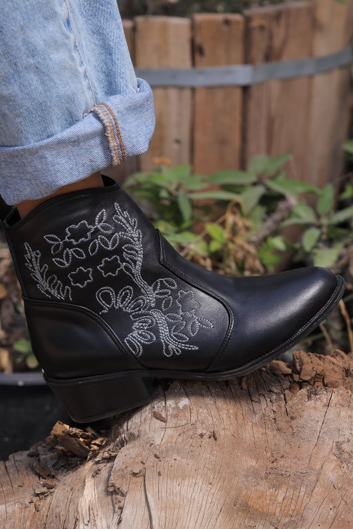 Prairie Rose Booties - Black