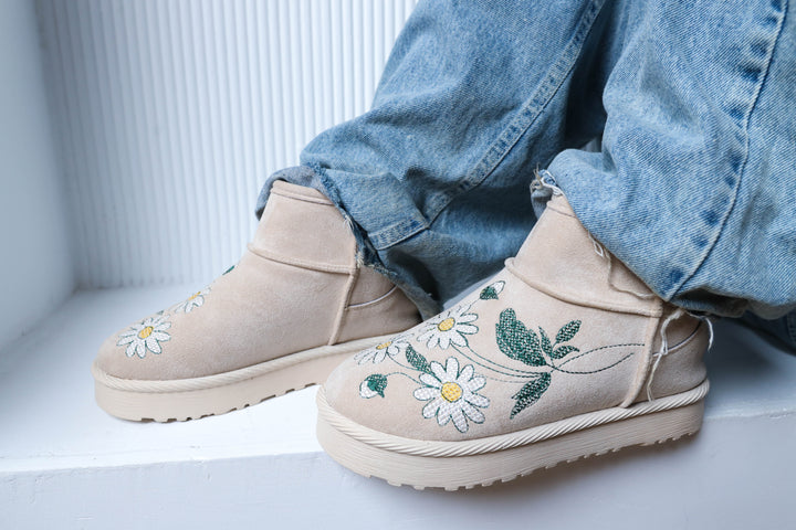 Winter Rose Embroidered Boots - Beige