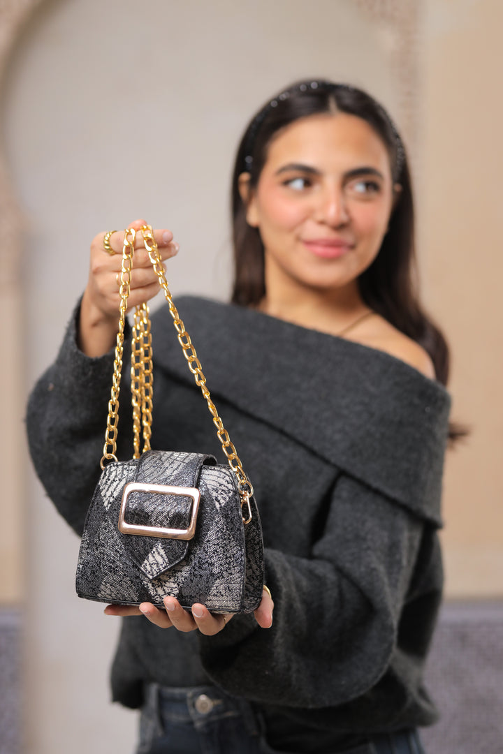 Pocket-Sized Glam Clutch - Black