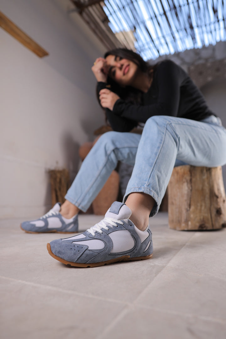 StrideX light gray Sneaker