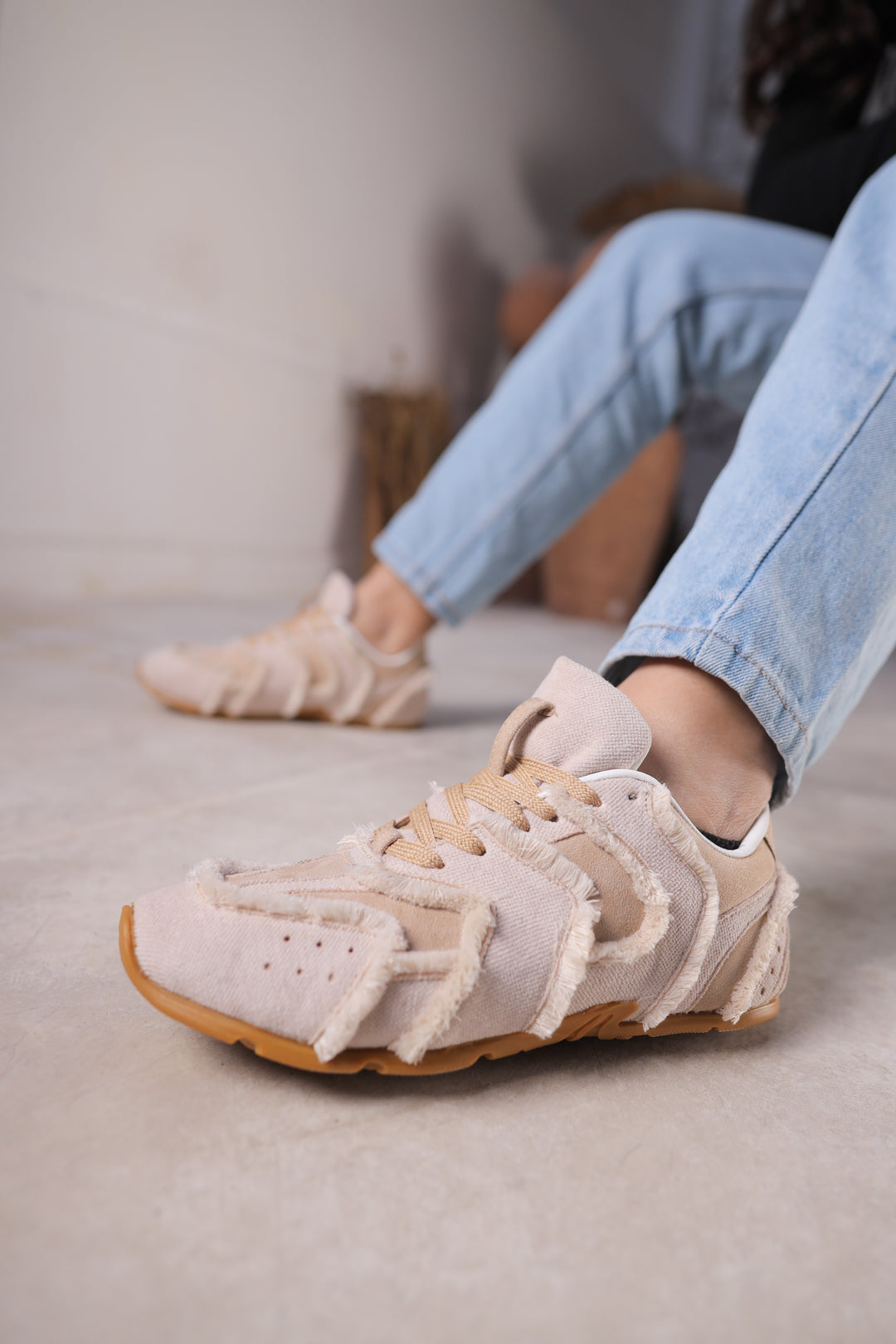 StrideX beige with a frayed fabric Sneaker