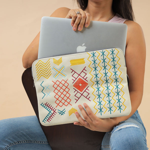 Embroidered Pattern Laptop Sleeve - Beige