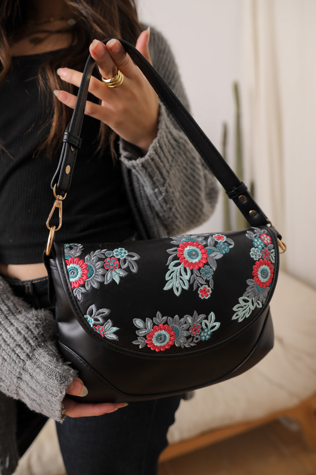 Floral Elegance Crossbody Bag Black