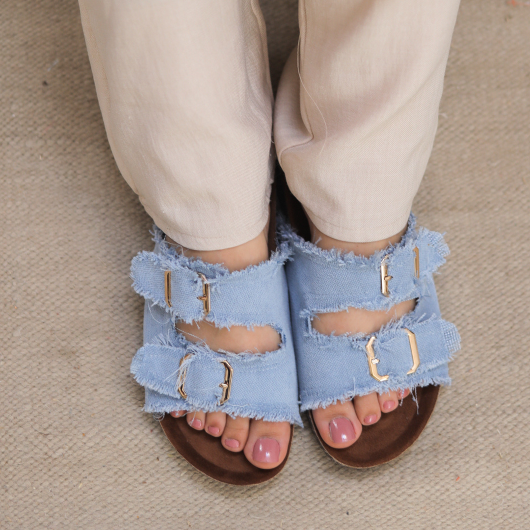 Chic Blue canvas sandal