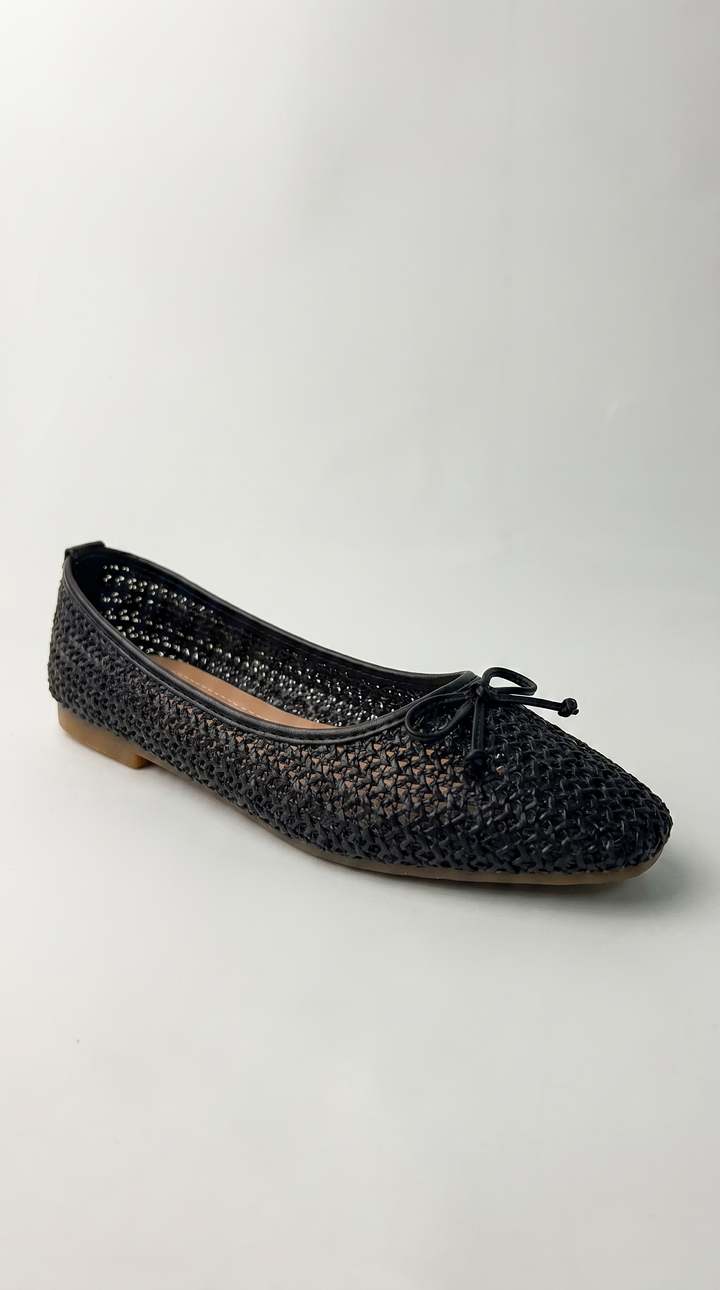 The Aria Raffia Ballet Flat -Black