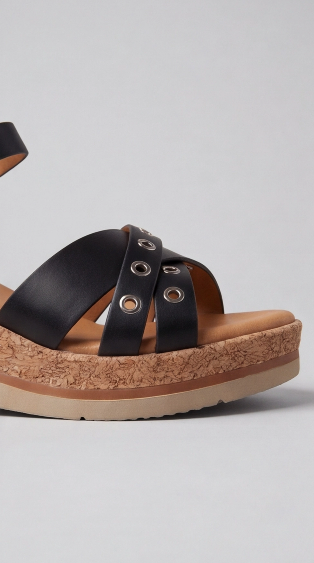 The Nova Grommet Wedge - Black