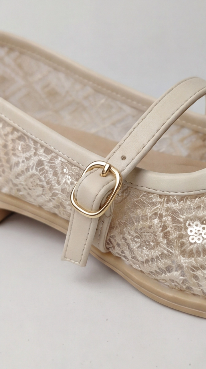 The Luminous Lace - Beige