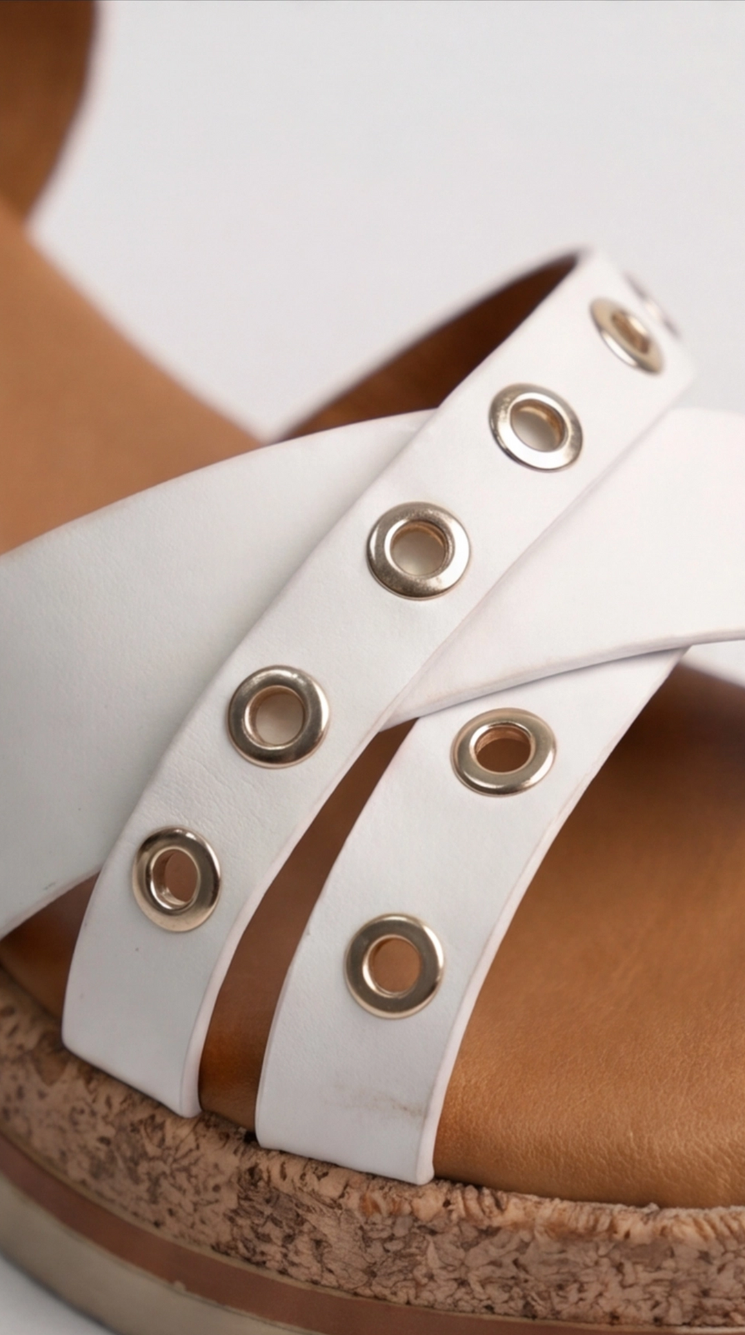 The Nova Grommet Wedge - White