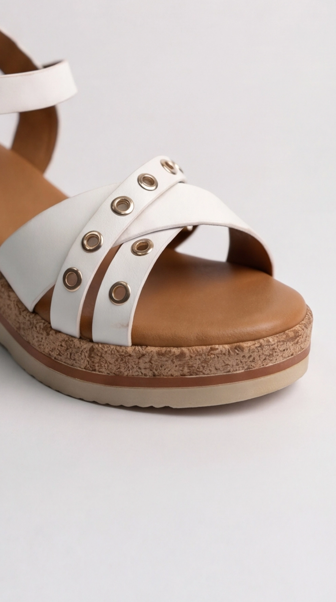 The Nova Grommet Wedge - White