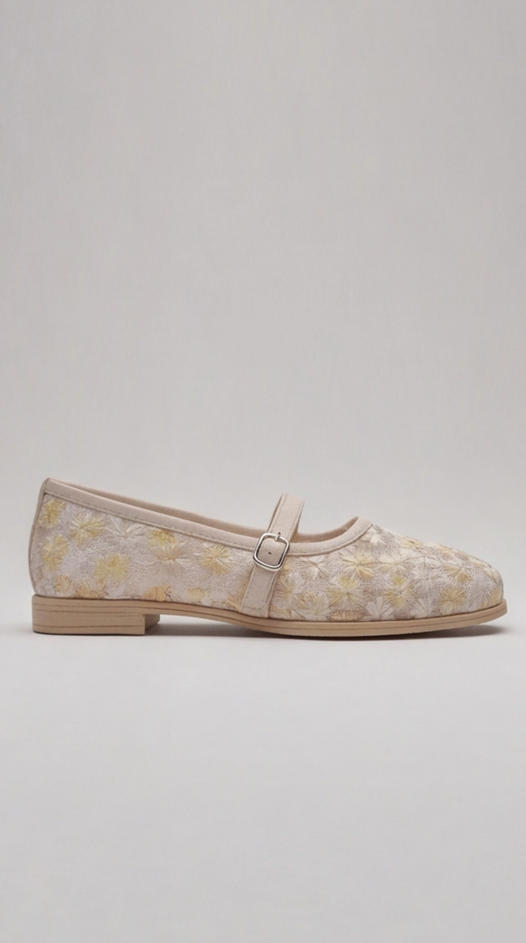 The Ethereal Meadow Flat - Beige