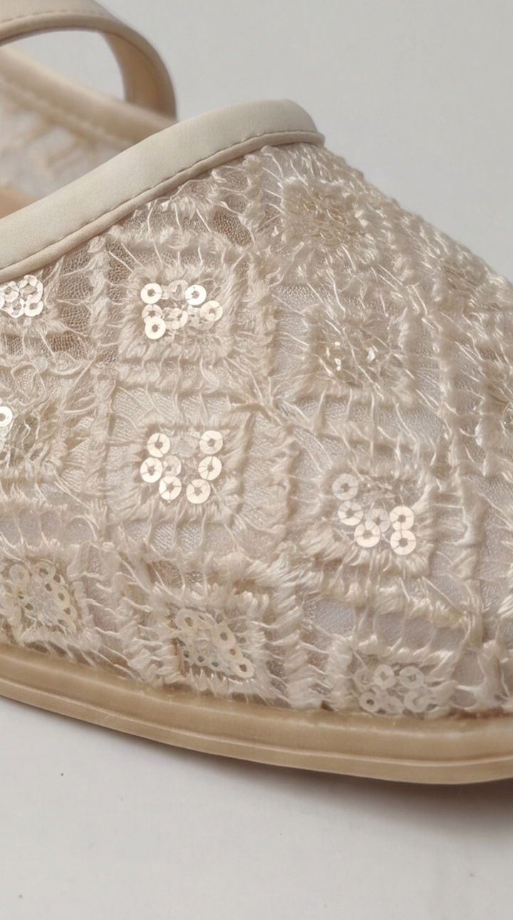 The Luminous Lace - Beige