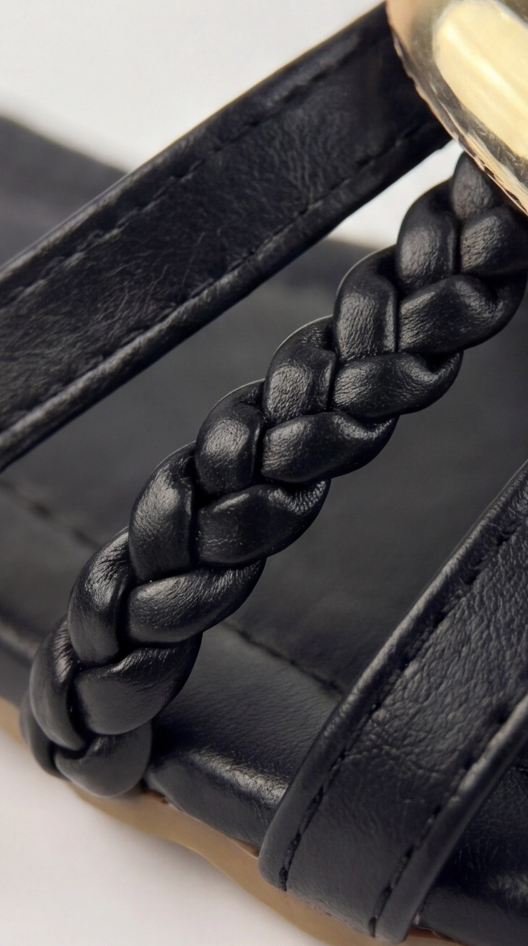 The Onyx Medallion Slide - Black