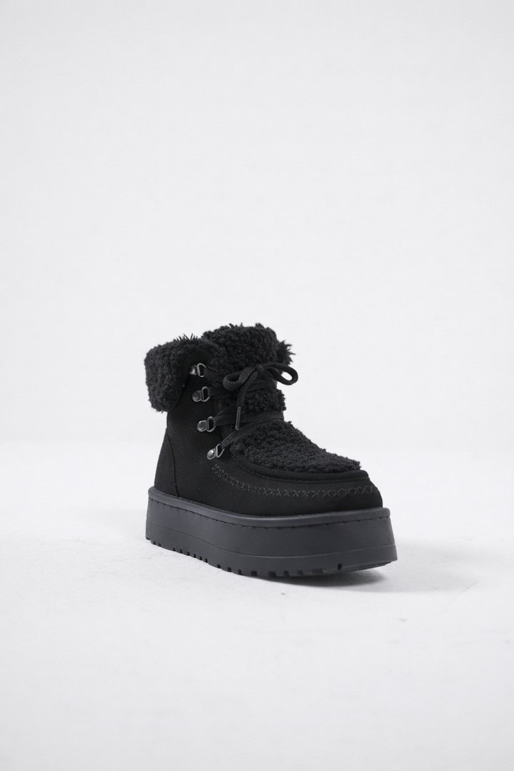Cozy Shearling Platform Winter Boots - Black