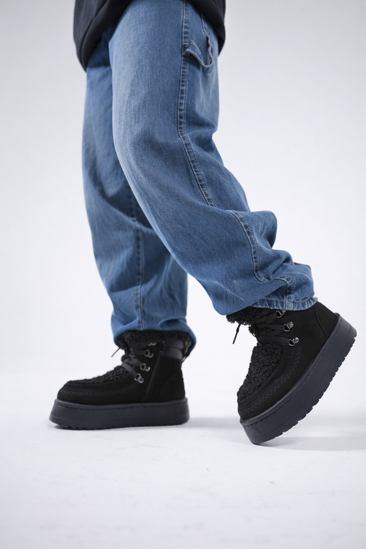 Cozy Shearling Platform Winter Boots - Black