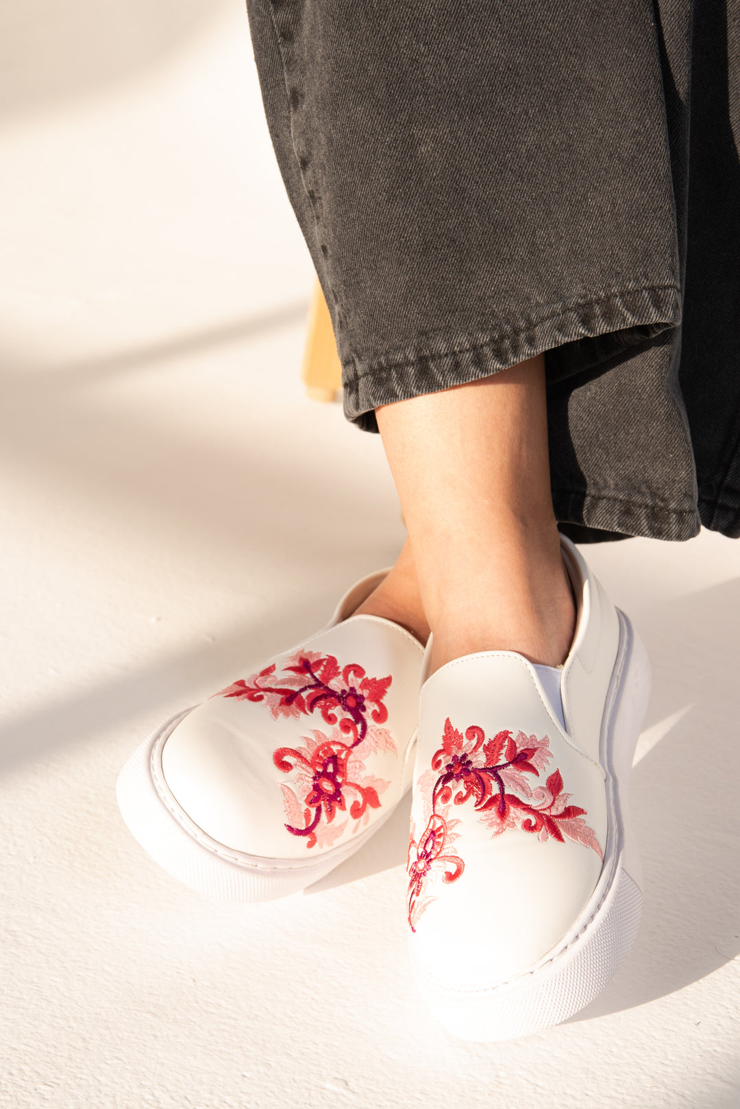 Slip-On Flower Embroidered Pink Sneaker