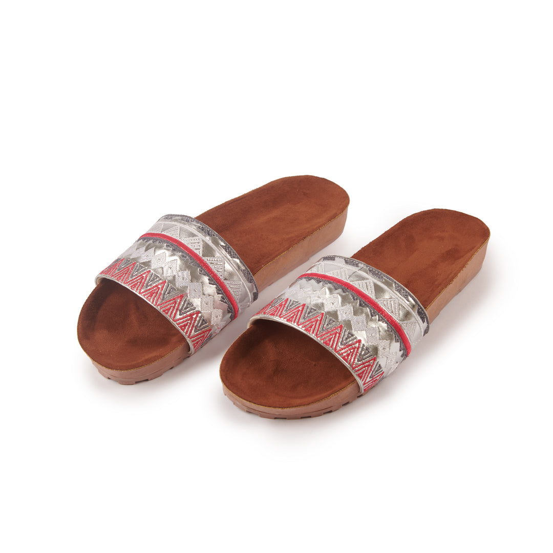 Soyut | Embroidered Slippers - Silver