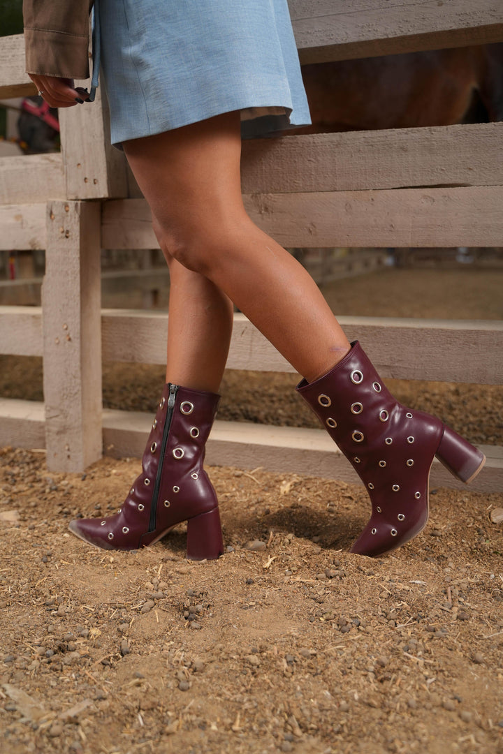 Siren Eyelet Block Boot | Burgundy