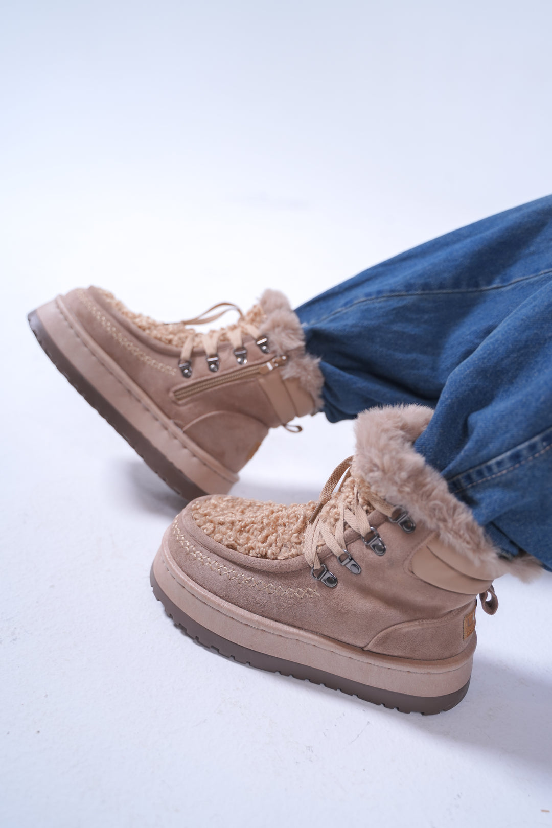 Cozy Shearling Platform Winter Boots - Beige