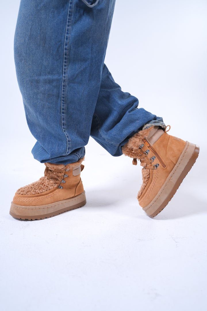 Cozy Shearling Platform Winter Boots - Camel
