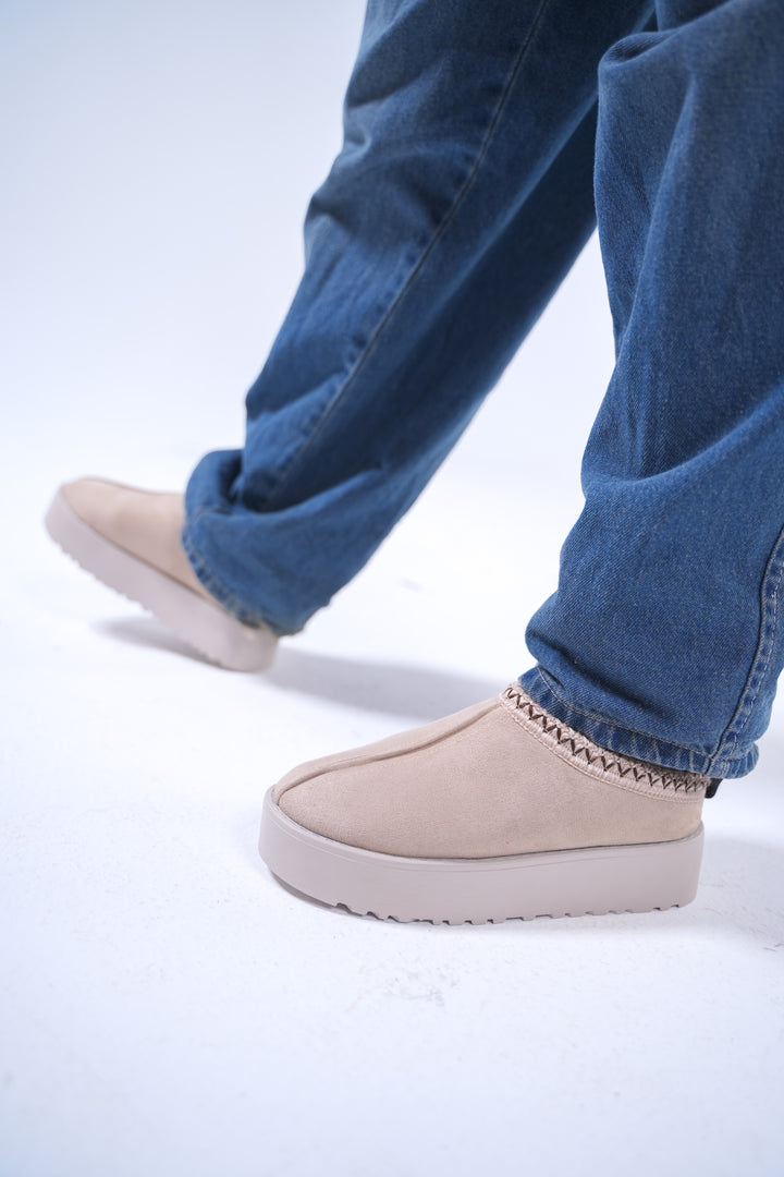 Toasty Trail Winter Mules - Beige