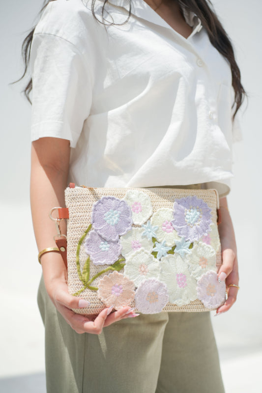 Flora Appliqué Resort Clutch