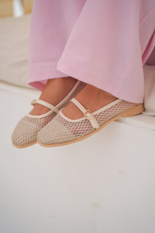 The Lyla Netted Flat - Beige