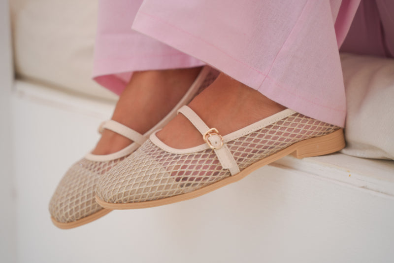 The Lyla Netted Flat - Beige