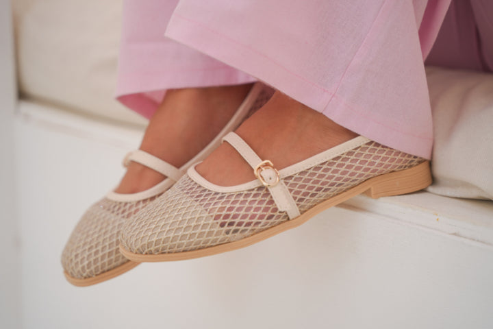 The Lyla Netted Flat - Beige