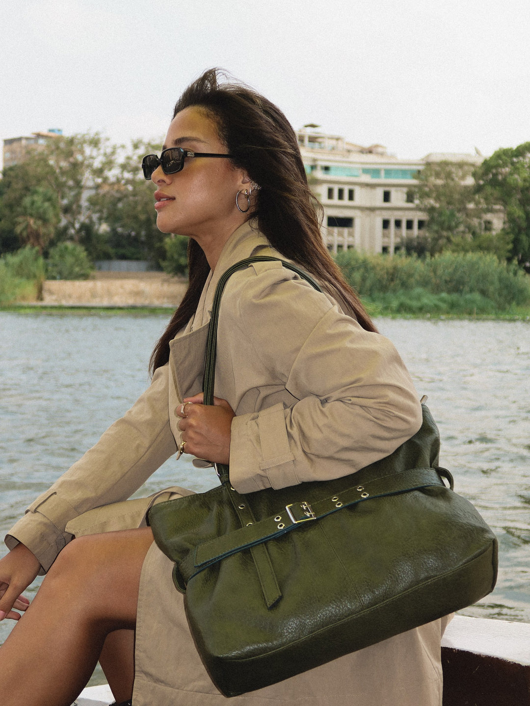 Olive belted tote bag faux leather – worn on model (2)
