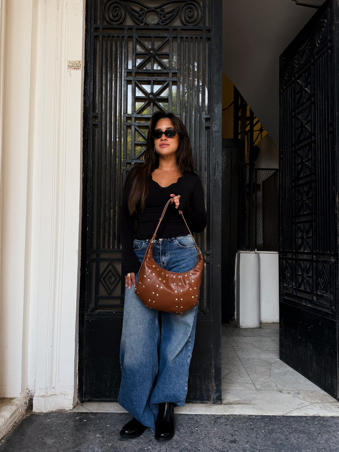 Havane studded hobo bag faux leather – worn on model (5)