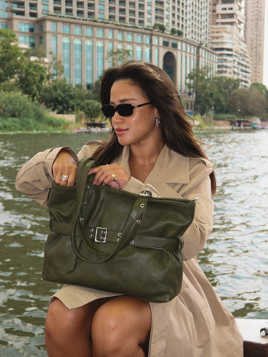 belted tote