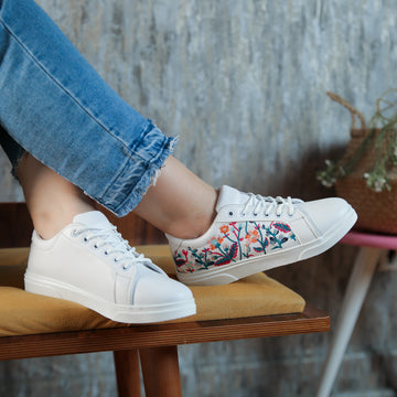White Sneaker With Side Flower Embroidered